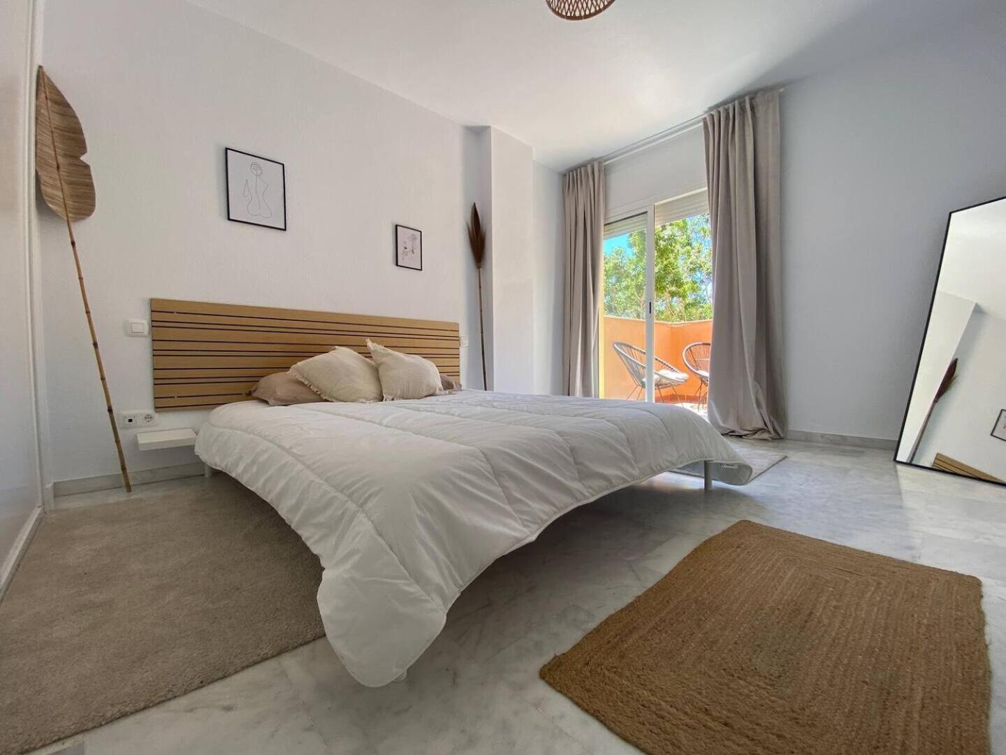 Stylish Spot Pass The Keys Apartament Marbella